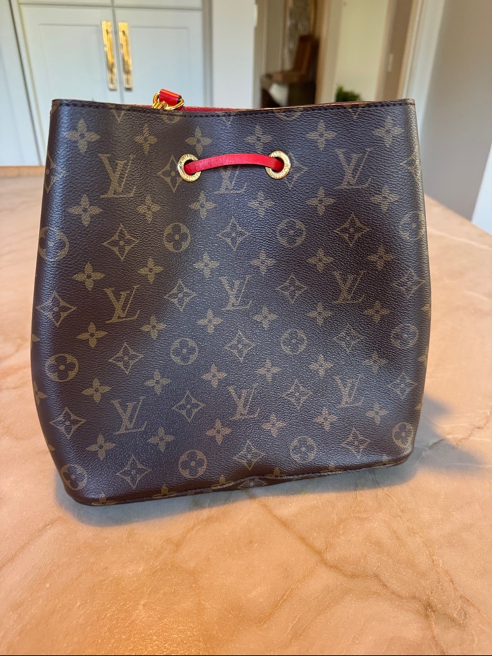 Louis Vuitton Monogram NeoNoe MM Bag with Red Trim and Strap - Picture 3 of 7
